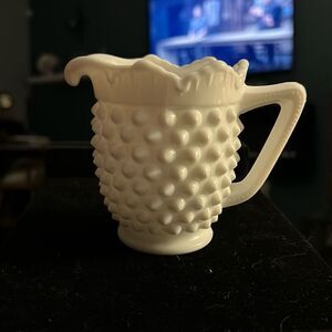Vintage Fenton Milk Glass Hobnail Pedestal Creamer.‎